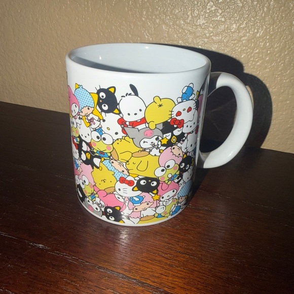 Hello Kitty Colorful Character Mug - Picture 2 of 3